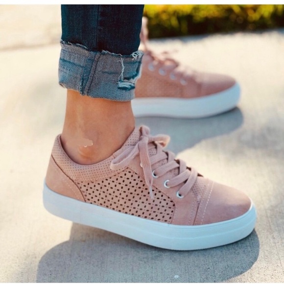 LAST PAIR: Women’s mauve lace up sneakers - Picture 3 of 4